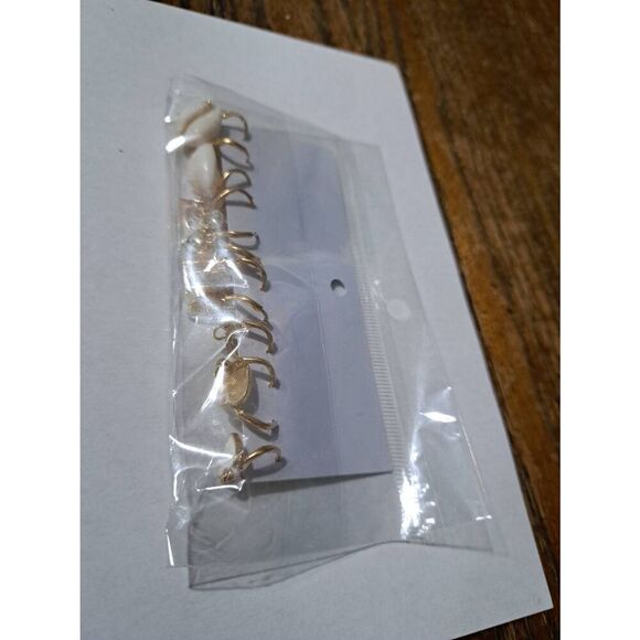 New 3 Packs of 6 Pair of Goldtone and Silvertone Womens Girls Earrings Jewelry - Picture 5 of 7